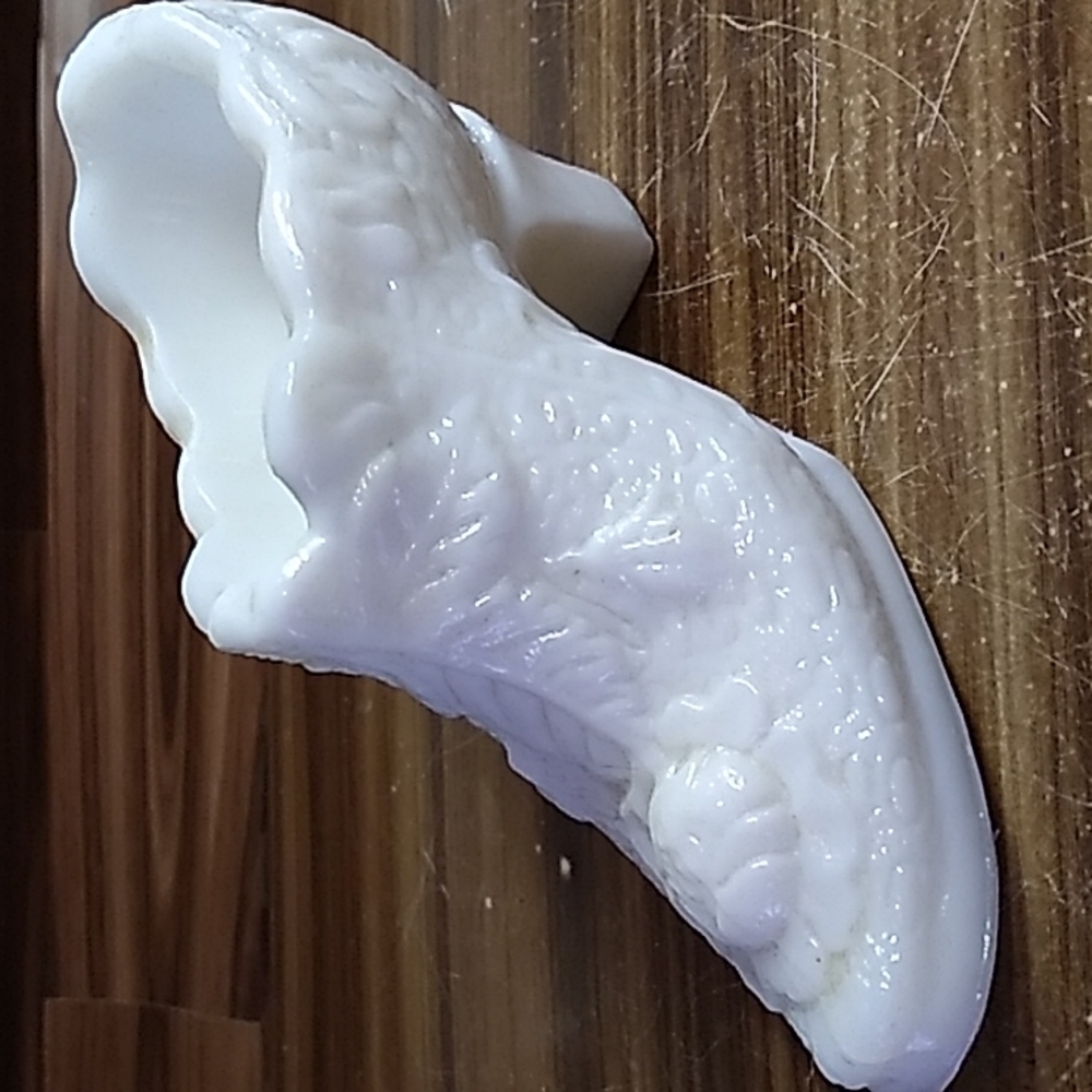 Vintage white milk glass Fenton slipper - Picture 3 of 8